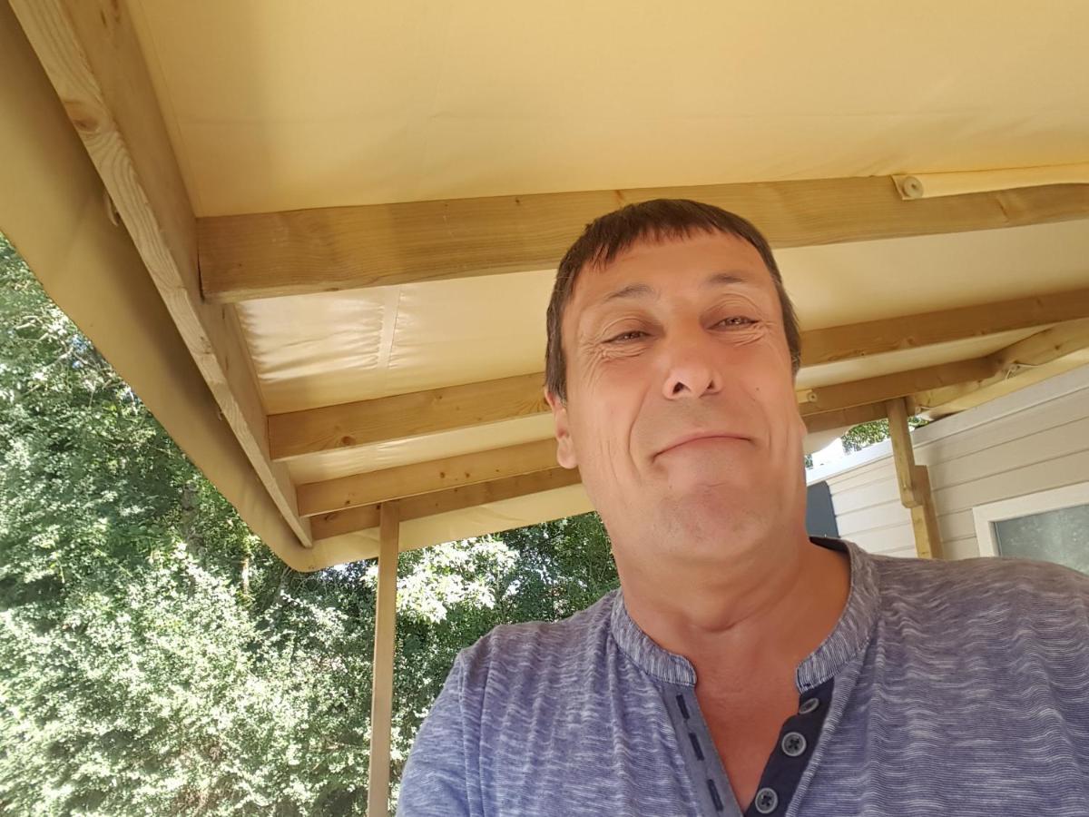 Grande maison avec jardin, animaux,au calme Yviers Extérieur photo