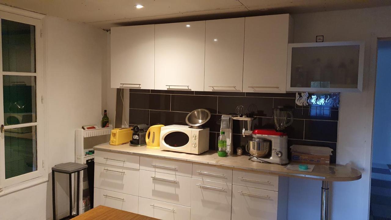 Grande maison avec jardin, animaux,au calme Yviers Extérieur photo