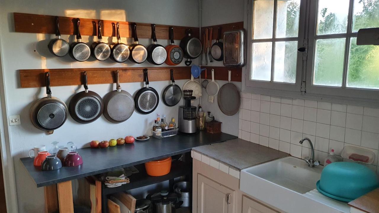 Grande maison avec jardin, animaux,au calme Yviers Extérieur photo