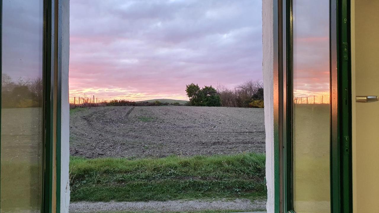 Grande maison avec jardin, animaux,au calme Yviers Extérieur photo